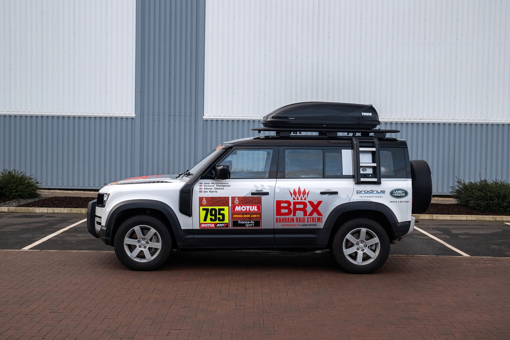 Land Rover Defender returns to the Dakar Rally in 2021